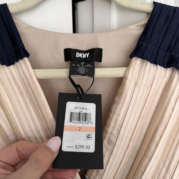NWT DKNY Blue Cream Maxi Dress Sleeveless pleated colorblock - Picture 3 of 6